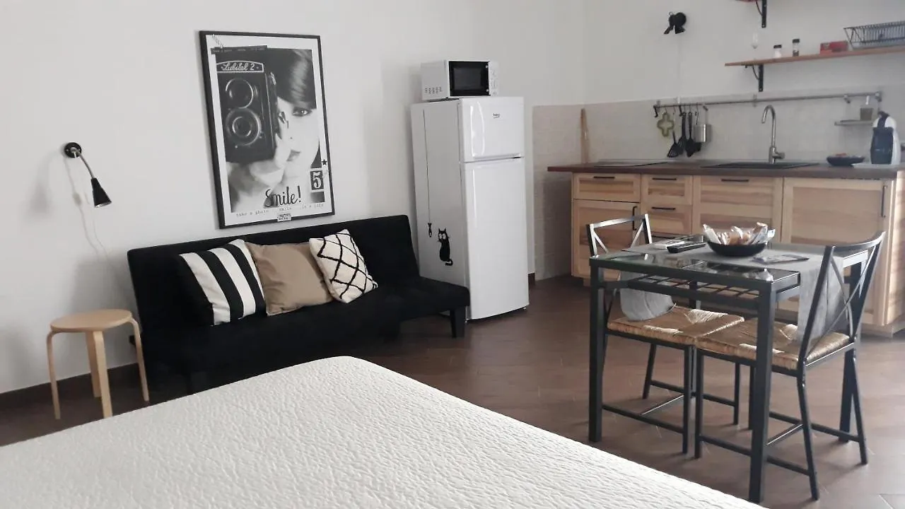 Pirtuso Del Porto Apartment Palermo Italy